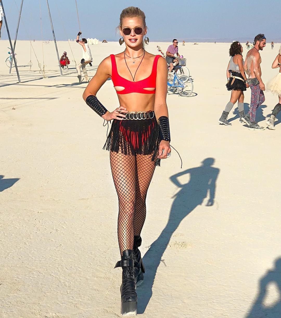 Изображение помечено: Skinny, Abby Neff, American, Beach, Bikini, Blonde, Legs, Cute