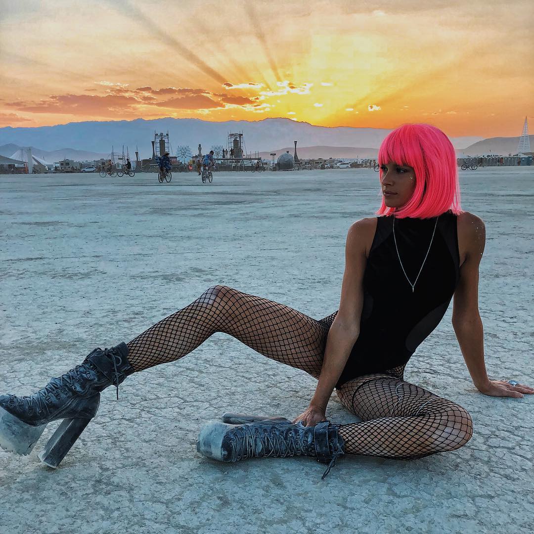 Изображение помечено: Skinny, Abby Neff, American, Blonde, Legs, Cute