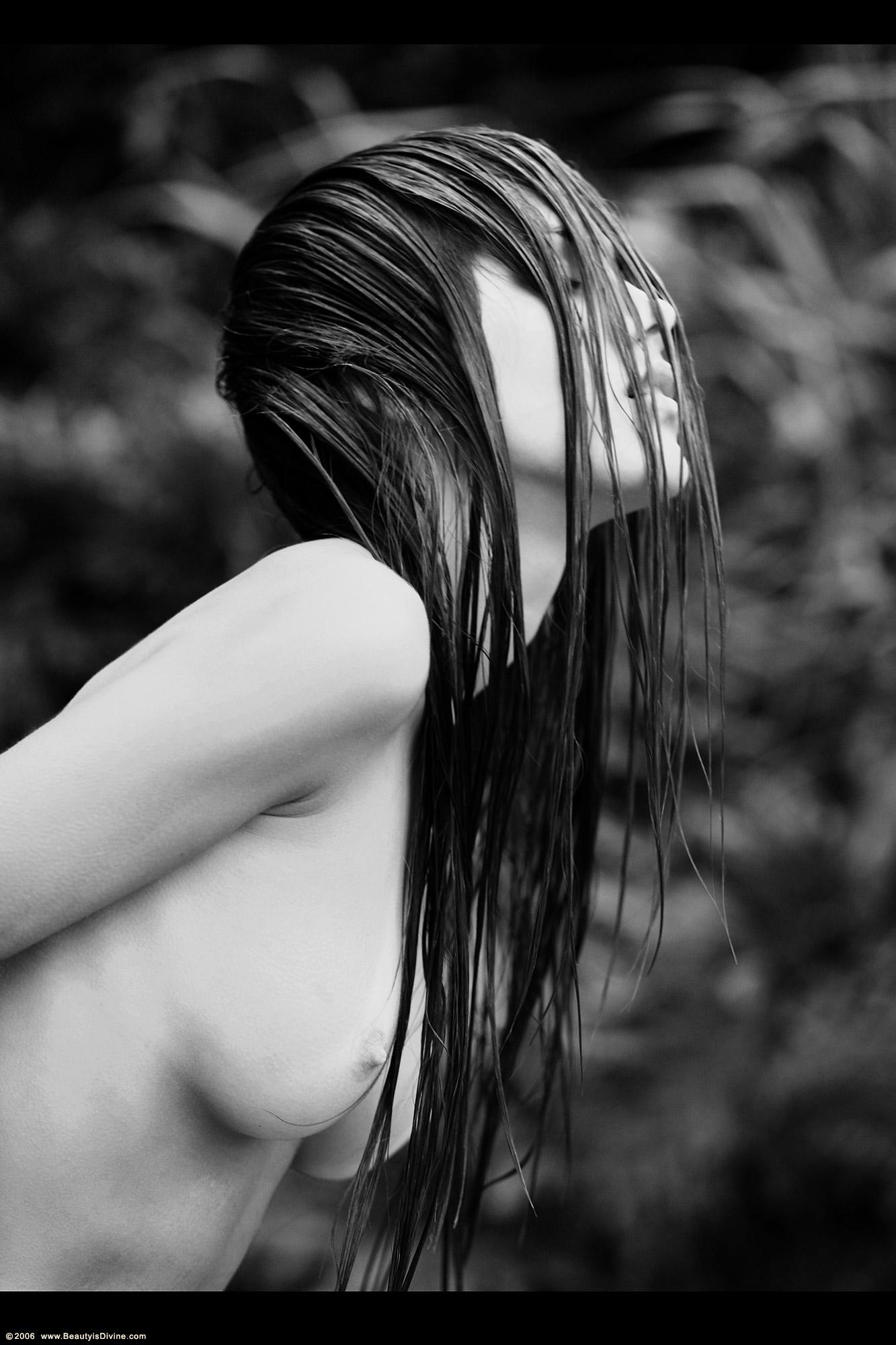 Изображение помечено: Skinny, Black and White, Brazilian, Brunette, Roberta Murgo, Boobs, Cute