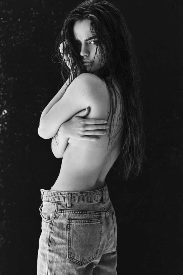 Изображение помечено: Skinny, Black and White, Brunette, Eyes, Russian, Veronika Safronenko - Vero Hanberg - verohanberg, Cute, Shy