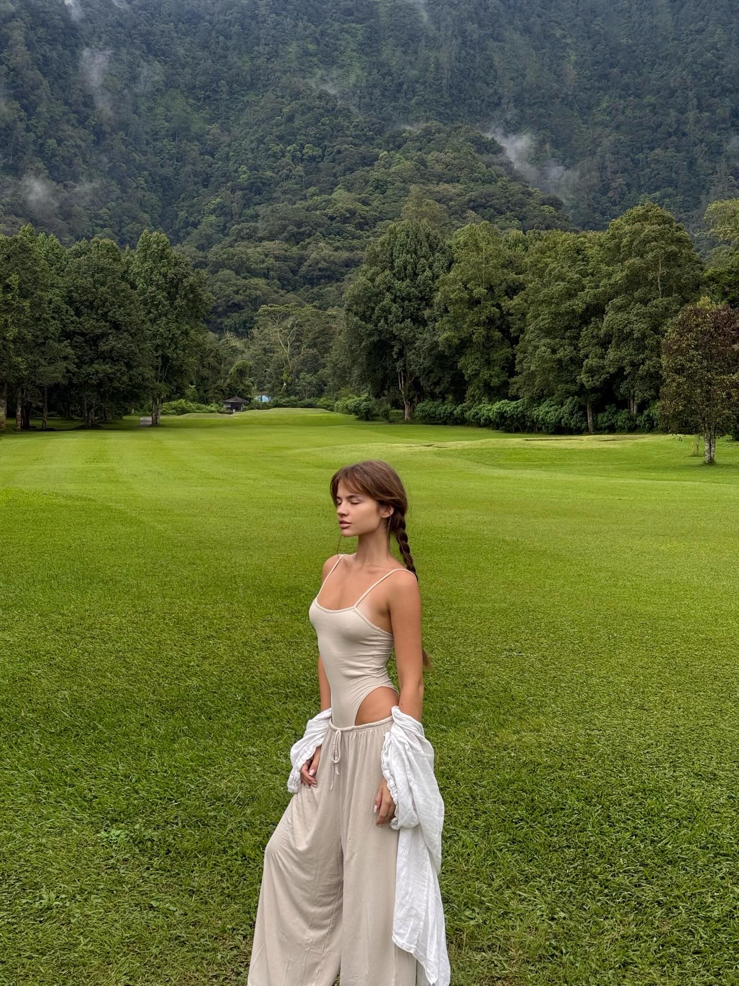 Изображение помечено: Skinny, Brunette, Nature, Russian, Veronika Safronenko - Vero Hanberg - verohanberg, Braid, Cute