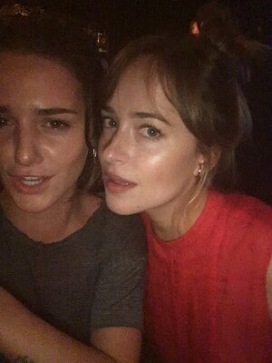 Изображение помечено: Addison Timlin, Blonde, Brunette, Dakota Johnson, 2 girls, American, Celebrity - Star, Eyes, Leaked