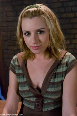 Picture tagged with: American, Blonde, Lexi Belle, Whipped Ass, Face