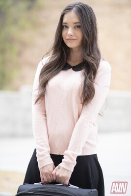 Изображение помечено: AVN, American, Brunette, Eyes, Gia Paige, Love in the Digital Age, Safe for work