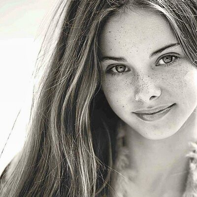 Изображение помечено: Australian, Black and White, Brunette, Eyes, Meika Woollard, Smiling, Cute, Face, Safe for work
