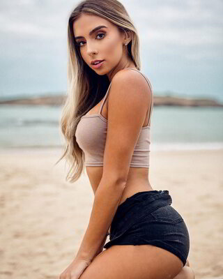 Изображение помечено: Beach, Blonde, Brazilian, Bruna Rangel Lima - xoobruna, Eyes