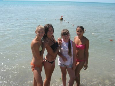 Изображение помечено: Bikini, Blonde, Brunette, Legs, Natalja M, Sexy Wallpaper, 4 girls, Cute, Tummy