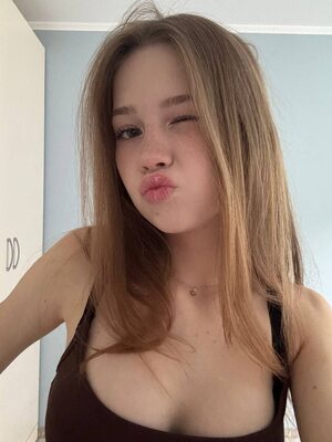 Изображение помечено: Blonde, Busty, What is her name, Cute