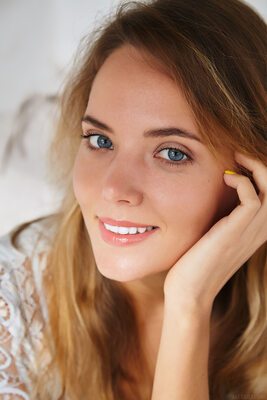 Изображение помечено: Blonde, Eruga, Eyes, Katya Clover - Mango A, MET Art, Mouth, Russian, Smiling, Face, Safe for work