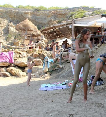 Изображение помечено: Blonde, Katya Clover - Mango A, Muddy at the beach, Beach, Russian