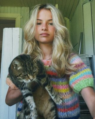 Изображение помечено: Blonde, Lotta Emilie Stichler, Cat, Cute, Eyes, Swedish