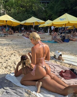 Изображение помечено: Blonde, Mathilde Tantot, 2 girls, Ass - Butt, Beach, Bikini, French, Legs