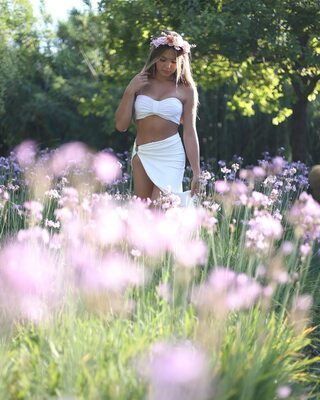 Изображение помечено: Blonde, Susanne Regina, Cute, Flower, Italian, Nature, Piercing, Tummy