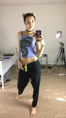 Изображение помечено: Bambii Bonsai, Brunette, Camgirl, Chaturbate, nood.tv, Selfie