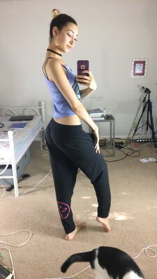 Изображение помечено: Bambii Bonsai, Brunette, Camgirl, Chaturbate, nood.tv, Selfie