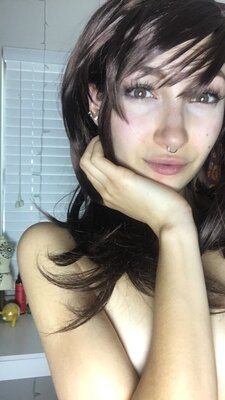 Изображение помечено: Bambii Bonsai, Brunette, Camgirl, Chaturbate, nood.tv