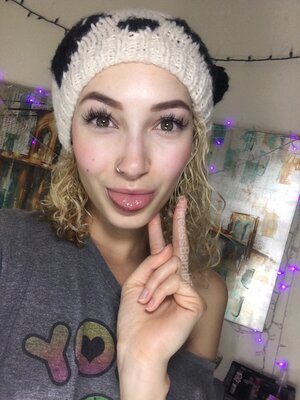 Изображение помечено: Bambii Bonsai, Brunette, Camgirl, Chaturbate, nood.tv