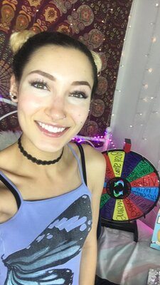 Изображение помечено: Bambii Bonsai, Brunette, Camgirl, Chaturbate, nood.tv