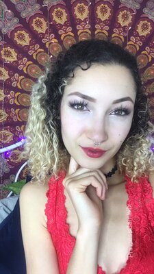 Изображение помечено: Brunette, Bambii Bonsai, Camgirl, Chaturbate, nood.tv