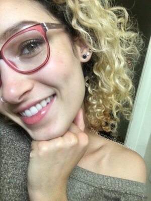 Изображение помечено: Bambii Bonsai, Brunette, Camgirl, Chaturbate, nood.tv