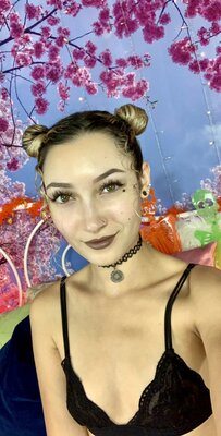 Изображение помечено: Brunette, Bambii Bonsai, Camgirl, Chaturbate, nood.tv