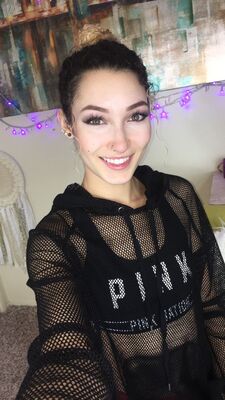 Изображение помечено: Brunette, Bambii Bonsai, Camgirl, Chaturbate, nood.tv