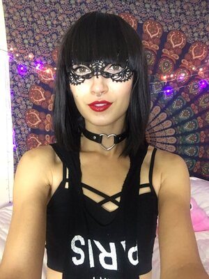 Изображение помечено: Bambii Bonsai, Brunette, Camgirl, Chaturbate, nood.tv