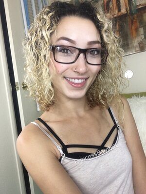 Изображение помечено: Bambii Bonsai, Brunette, Camgirl, Chaturbate, nood.tv