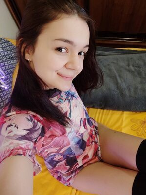Изображение помечено: Brunette, Camgirl, Chaturbate, MeowMeowMay