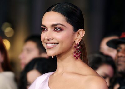 Изображение помечено: Brunette, Deepika Padukone, Celebrity - Star, Face, Indian, Safe for work, Sexy Wallpaper, Smiling