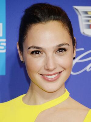 Изображение помечено: Brunette, Gal Gadot, Celebrity - Star, Eyes, Face, Israeli, Safe for work, Smiling