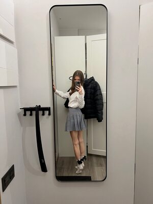 Изображение помечено: Brunette, Mirari X - Mirari Hub, Cute, Legs, Russian, Selfie