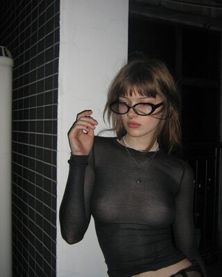Изображение помечено: Brunette, Skinny, Piercing