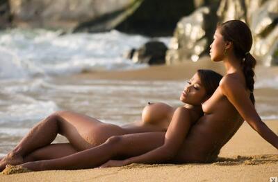 Изображение помечено: Lesbian, Asian, Beach