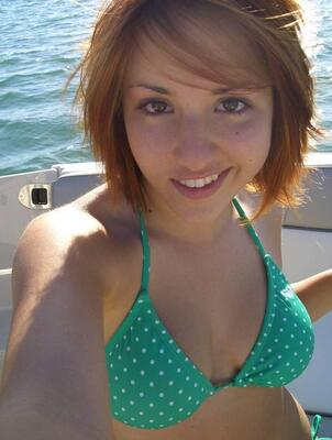 Изображение помечено: Redhead, Bikini, Boat, Eyes, Selfie, Smiling