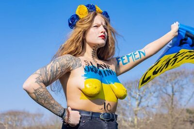 Изображение помечено: Redhead, Body painting, Boobs, Femen, Sexy Wallpaper, Tattoo, Ukrainian