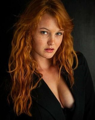 Изображение помечено: Redhead, What is her name