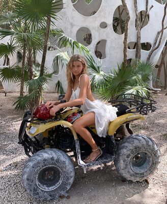 Изображение помечено: Skinny, Abby Neff, American, Blonde, Legs, Cute