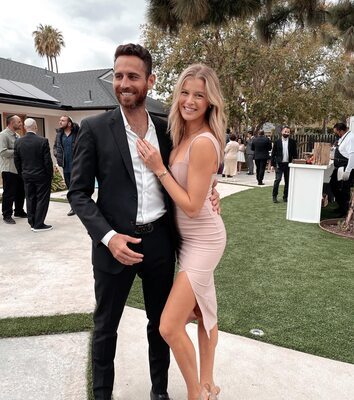 Изображение помечено: Skinny, Abby Neff, American, Blonde, Legs, Smiling, Cute