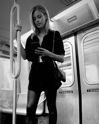 Изображение помечено: Skinny, Abby Neff, Black and White, Blonde, American, Cute, Safe for work