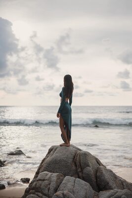 Изображение помечено: Skinny, Alisa Arunahiran, Asian, Beach, Brunette, Legs, Thai, Ass - Butt, Cute