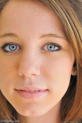 Изображение помечено: Skinny, Allie Rose, American, Brunette, Eyes, FTV Girls, Close-up, Face, Safe for work
