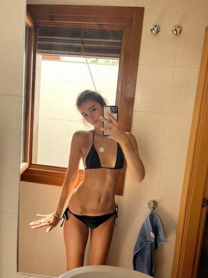 Picture tagged with: Skinny, American, Bikini, Blonde, Emily - emilyycutiexo, Selfie, Cute, Tummy