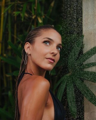 Изображение помечено: Skinny, American, Bikini, Brunette, Eyes, Lexi Rivera, Shower, Face