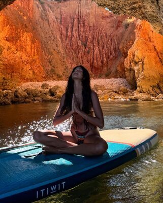 Изображение помечено: Skinny, American, Bikini, Brunette, Feet, Legs, Meeya Dugied, Nature, Sport, Cute