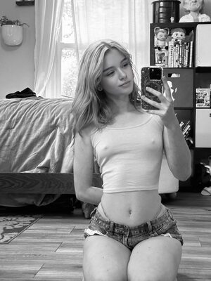 Picture tagged with: Skinny, American, Black and White, Blonde, Emily - emilyycutiexo, Selfie, Cute, Flat chested, Small Tits, Tummy