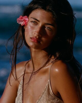 Изображение помечено: Skinny, American, Brunette, Eyes, Meeya Dugied, Cute, Face