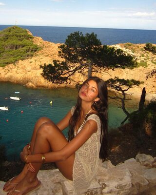 Изображение помечено: Skinny, American, Brunette, Feet, Legs, Meeya Dugied, Cute