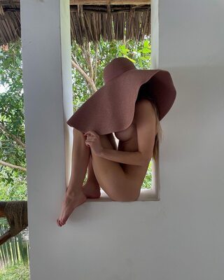 Изображение помечено: Skinny, Angelie Dolly - Angelica Elishes - Анжелика Элишес, Blonde, Feet, Hat, Legs, Russian