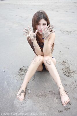 Изображение помечено: Skinny, Asian, Beach, Bikini, Cute, Feet, Legs
